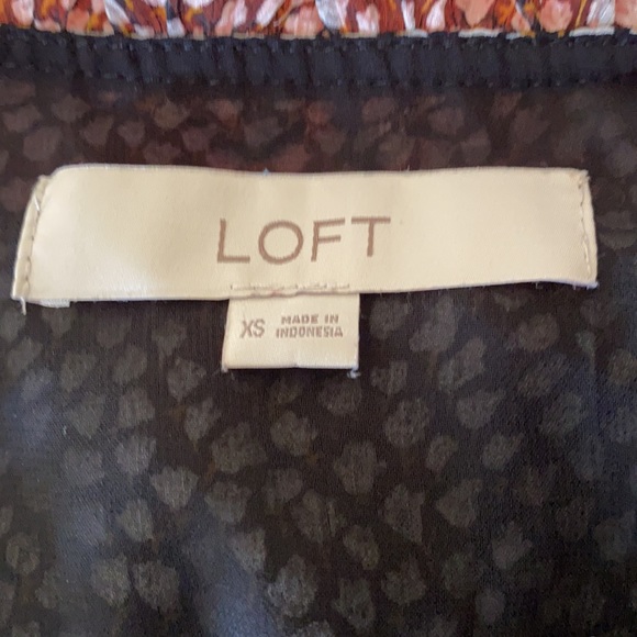 Ann Taylor LOFT floral blouse size XS - Picture 12 of 17